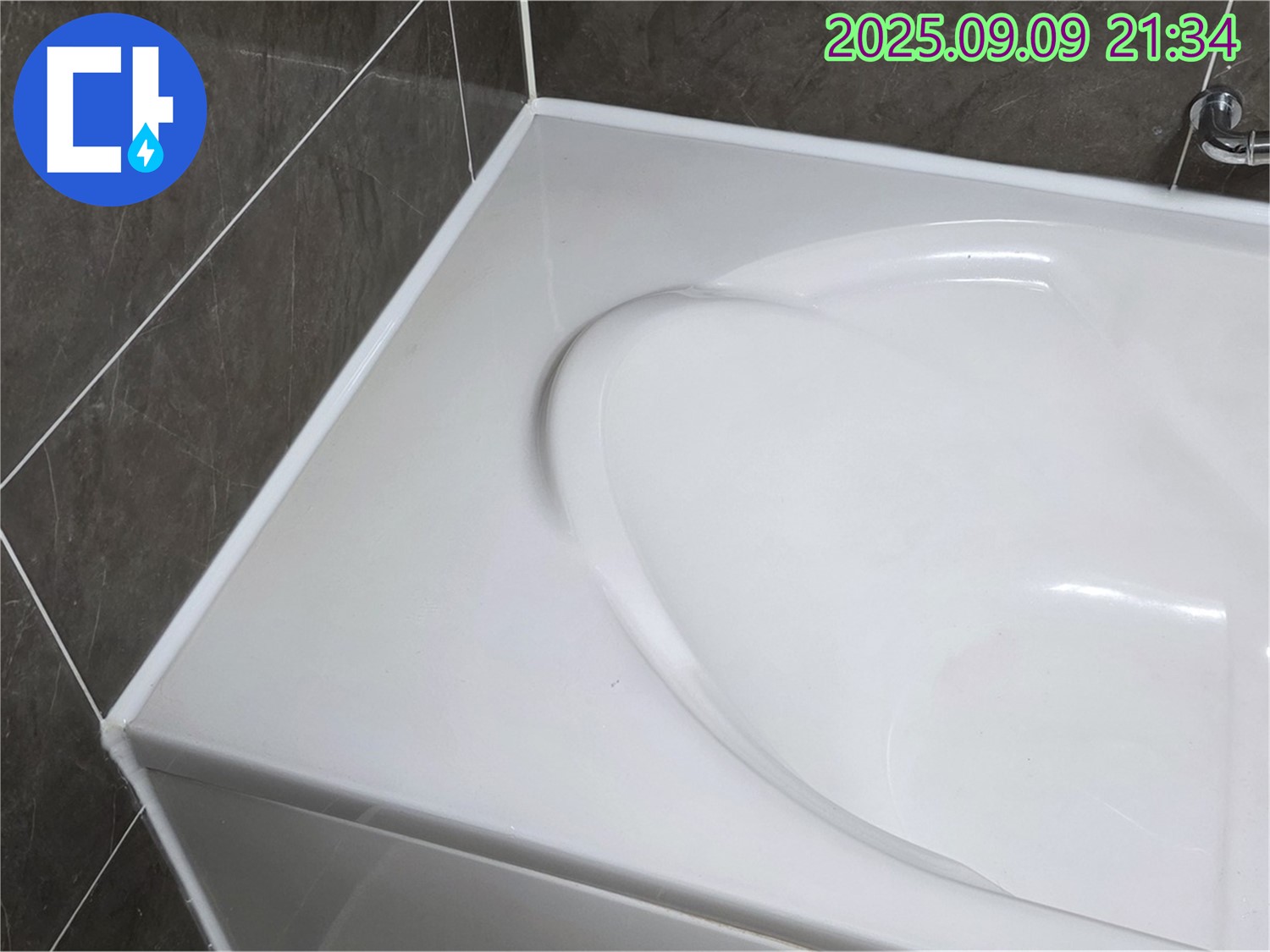 양주 옥정 욕조 누수 - 방수층 손상, 어떻게 해야 할까요? 방수 공사를 다시 해야 합니다.
