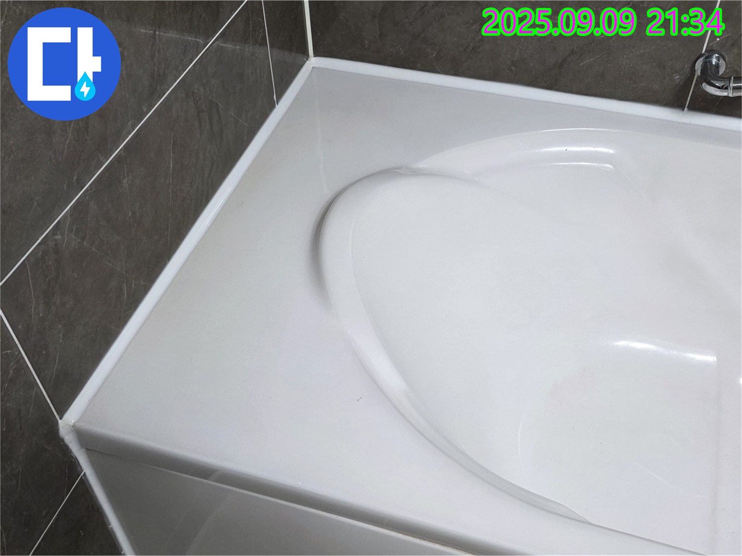 양주 옥정 - 욕조 누수, 배관 노후 어떻게 해야 할까요? 노후된 배관은 교체해야 합니다.