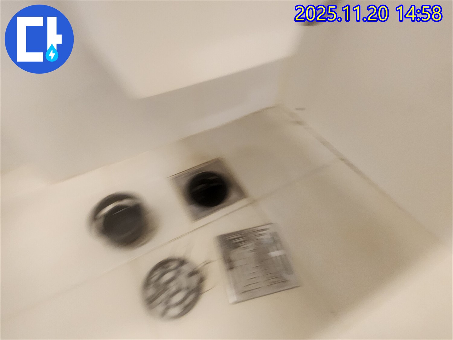 샤워부스 배수구 누수 - 원인 파악부터 해결까지 꼼꼼하게 진행합니다.