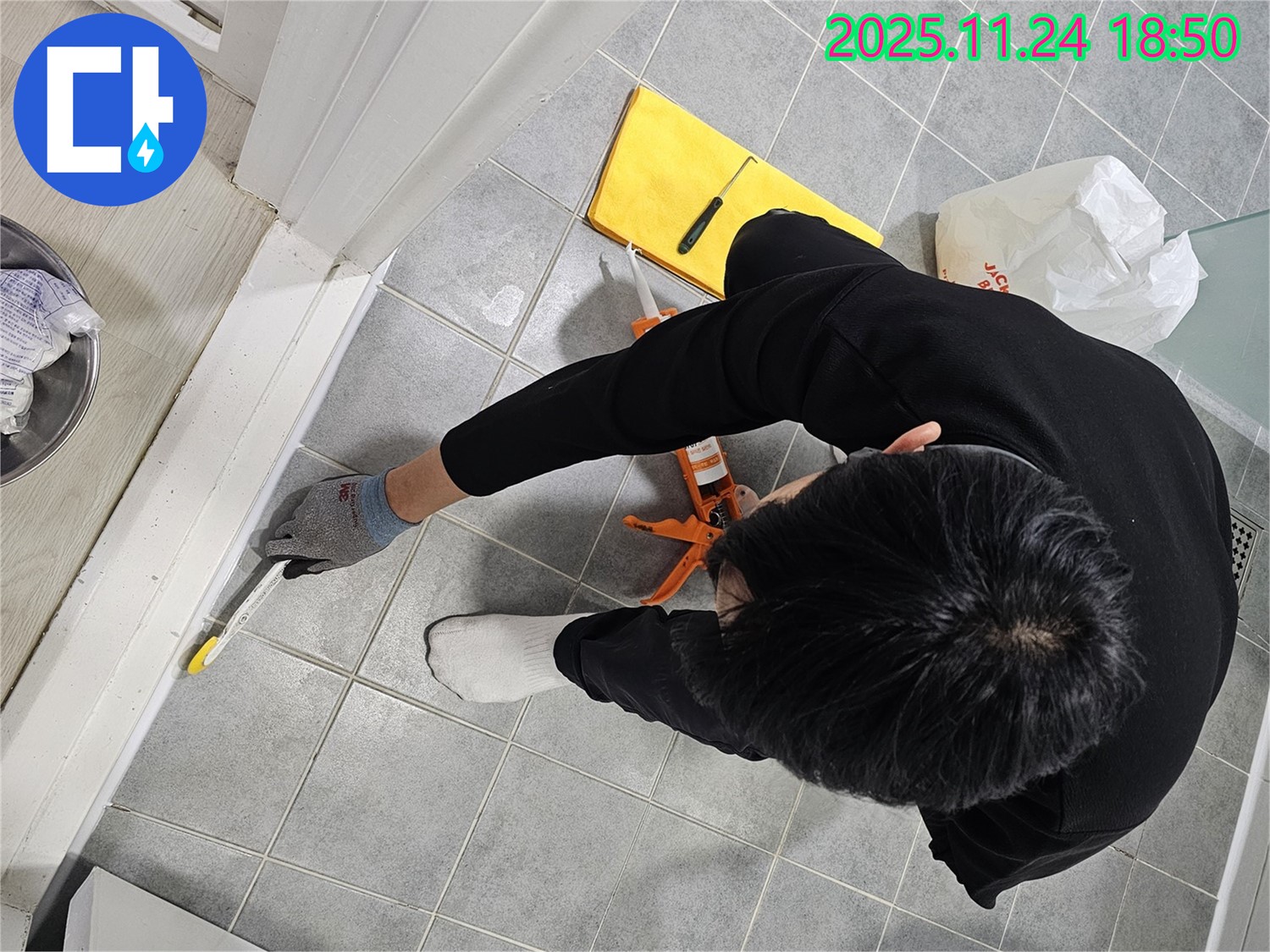 마포구 누수 - 욕실 실리콘 시공으로 완벽 방수! 꼼꼼한 시공이 누수 해결의 핵심입니다!
