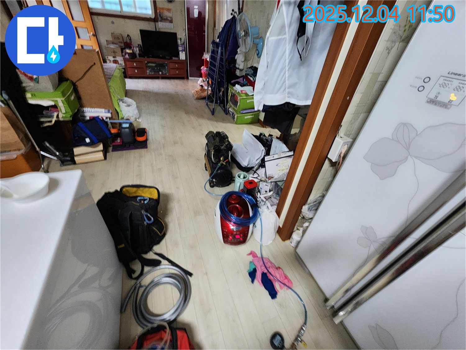 포천 누수 - 일동면 기산리 좁은 공간 누수 탐지를 위한 장비 세팅 완료.